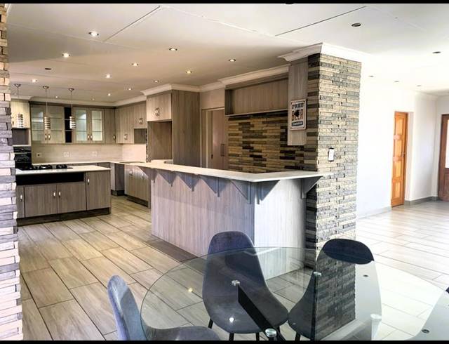 3 BEDROOM HOUSE FOR SALE IN RAVENSWOOD